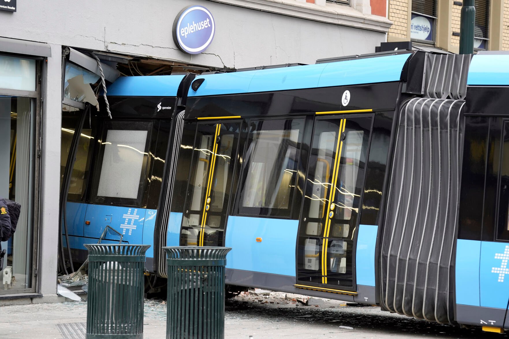 A Tram Derails And Plows Into A Shop In The Norwegian Capital But Only ...