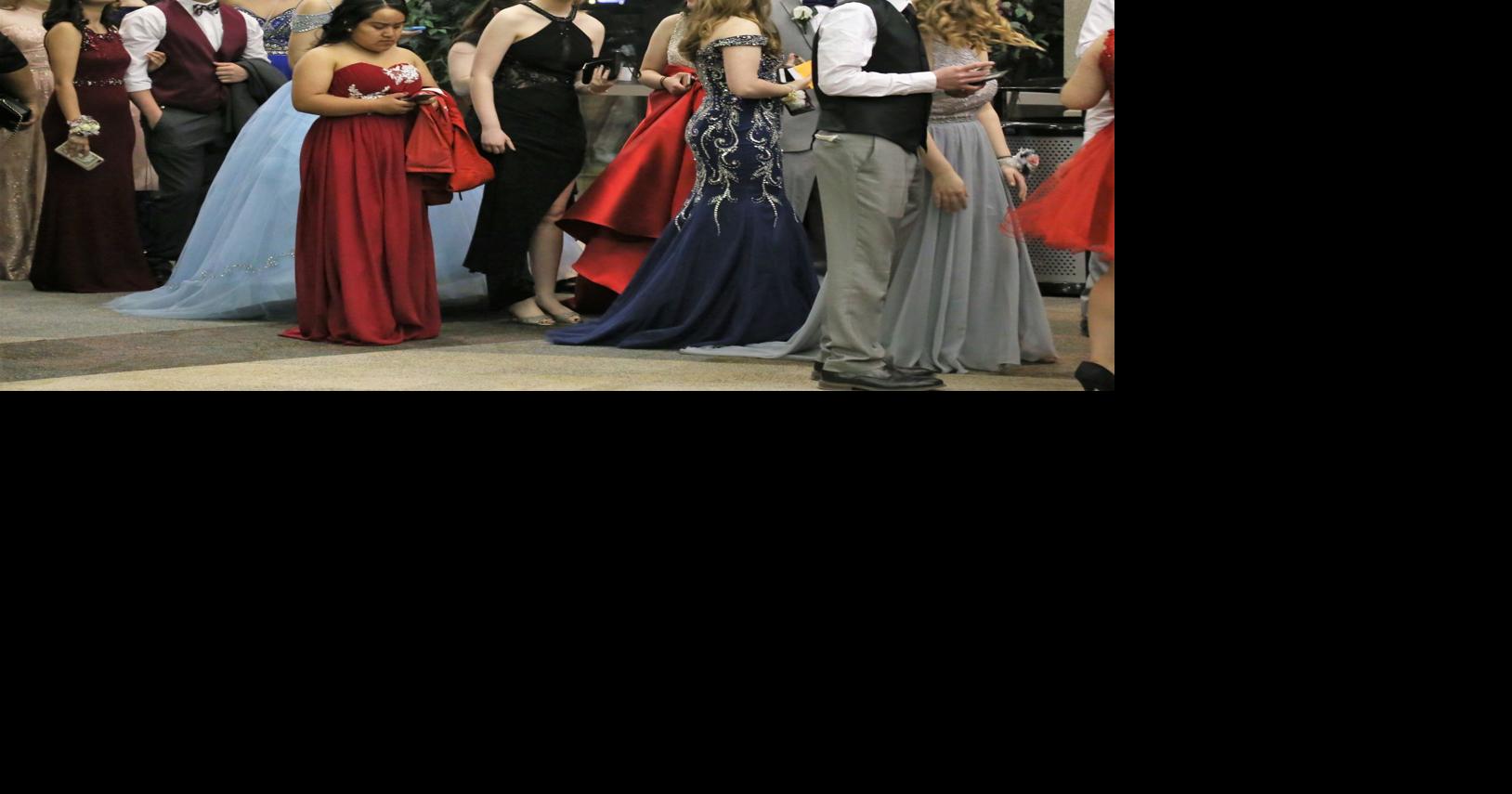 Prom necessities: gowns, tuxes, cell phones | News | ottumwacourier.com