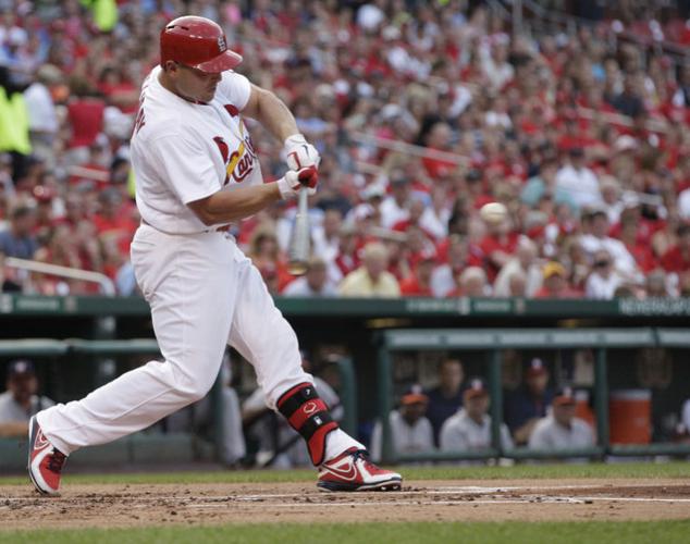 St. Louis Cardinals Matt Holliday leaves game after being hit in face - St.  Louis Baseball Weekly