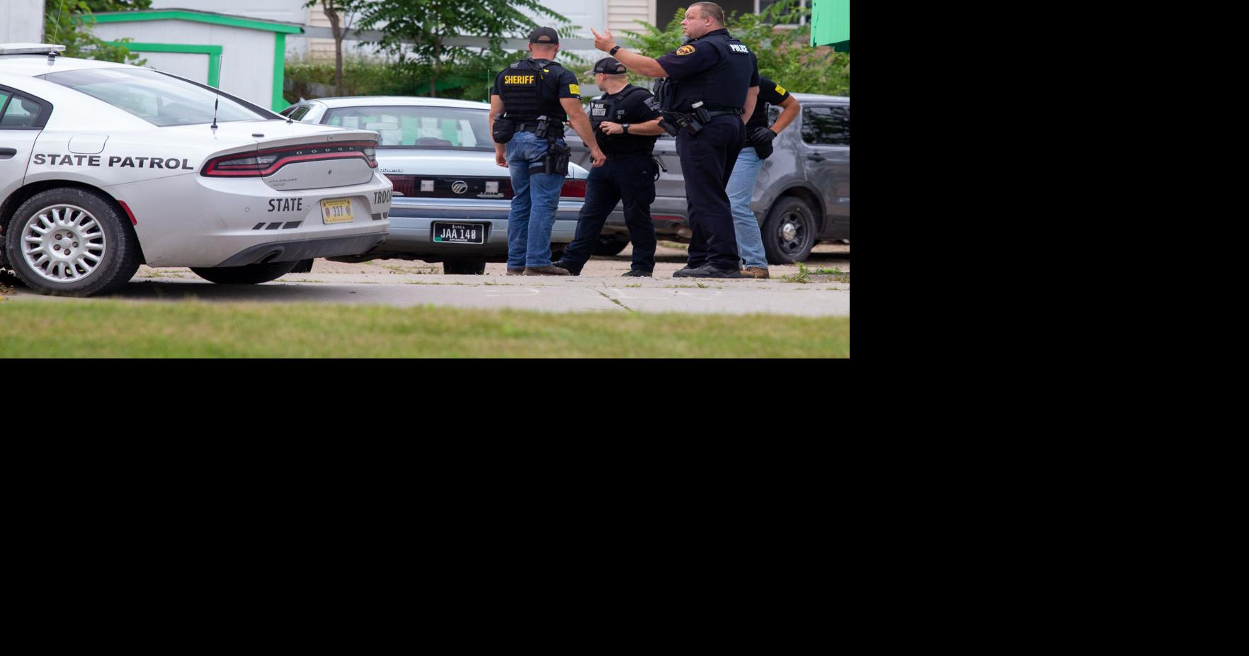 Two arrested on warrants in Centerville Centerville