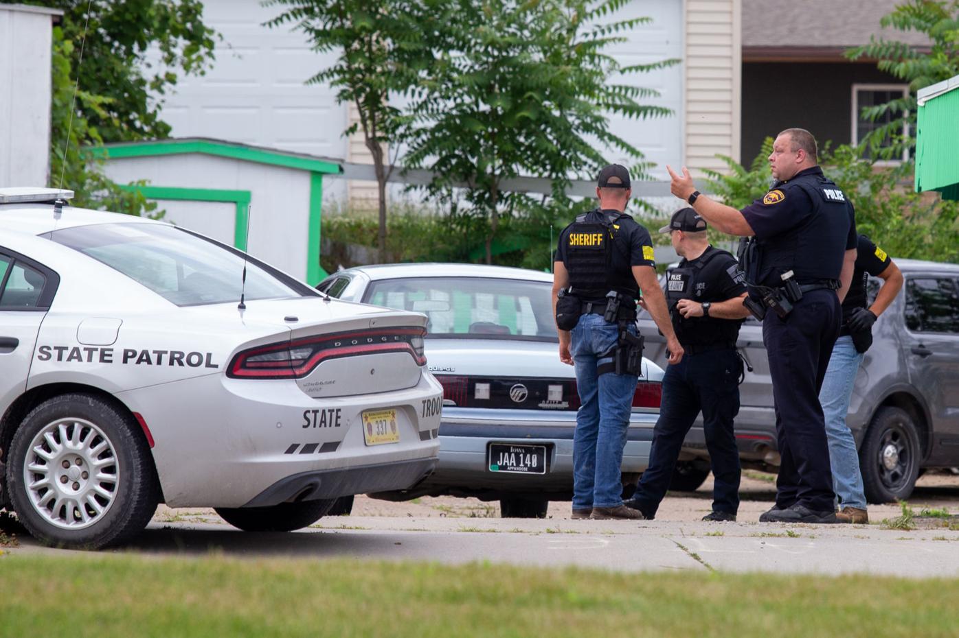 Two arrested on warrants in Centerville Centerville