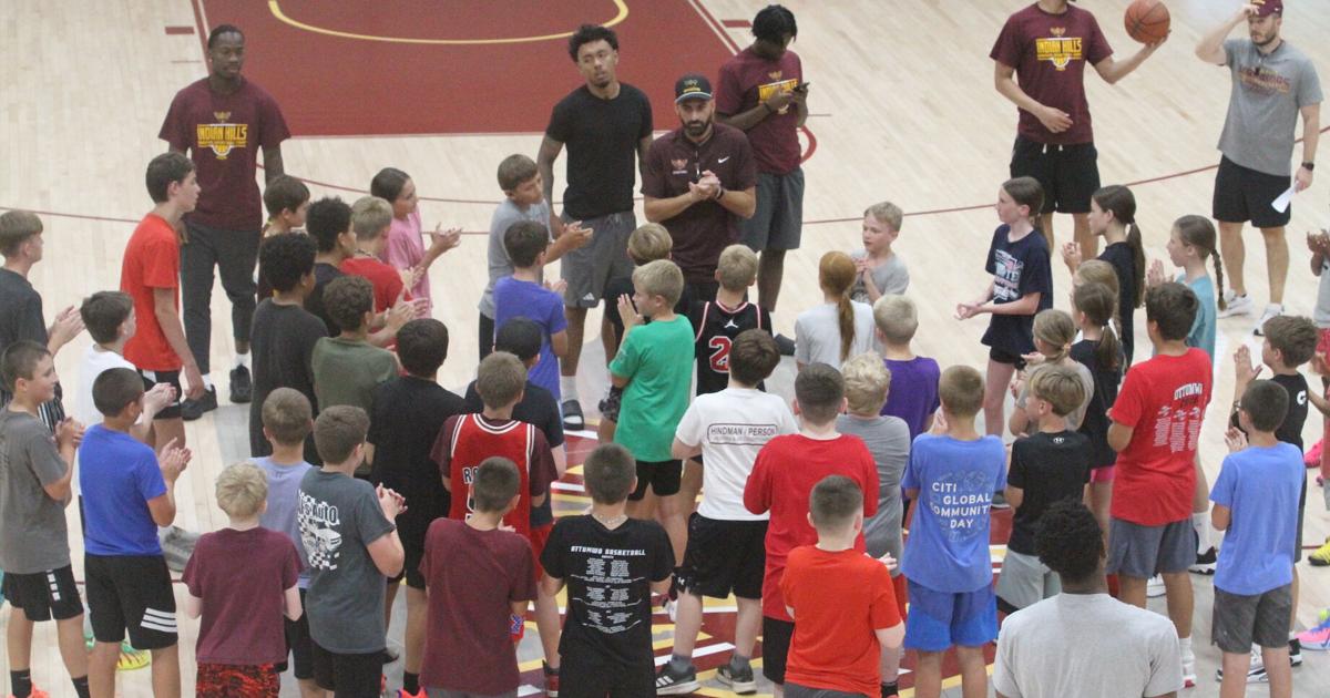 Warriors host hoops camp