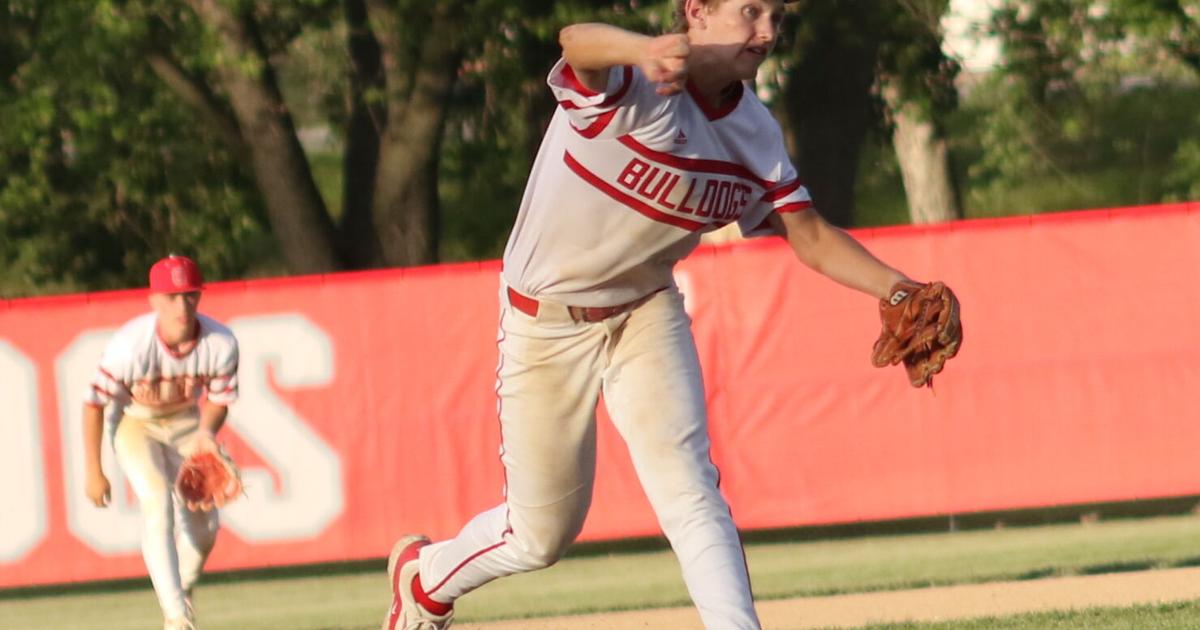 Prep baseball: Bulldogs shut out East to wrap up Iowa Alliance play