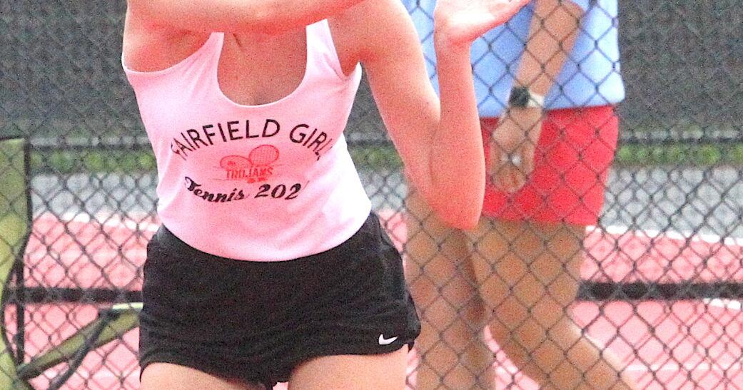 Girls tennis: Ninth-ranked Trojans complete sweep of Bloodhounds