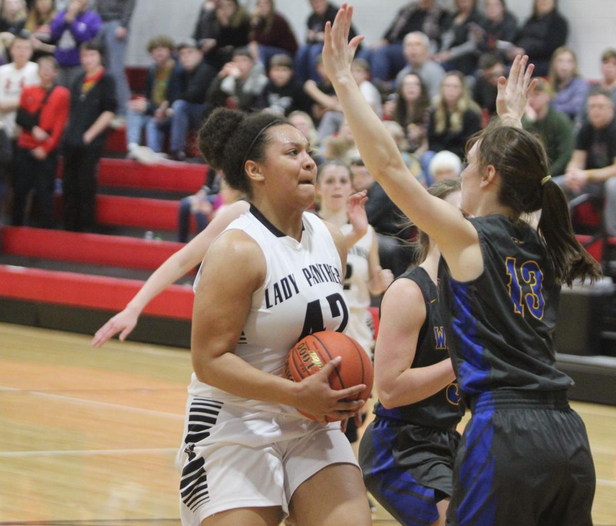 Girls Basketball Wapello Tops Pekin In 2a Regionals Sports