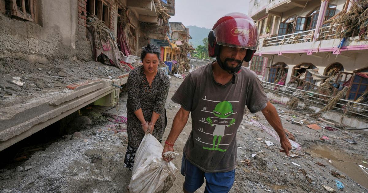 Photo: Ottumwacourier Photos show aftermath of flash floods in Nepal