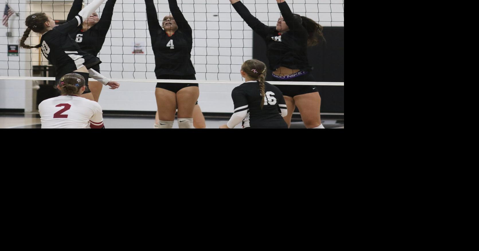 Prep volleyball: Panthers contend for SEISC title