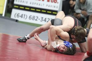 JUCO wrestling: Top-ranked Warriors edge Iowa Western