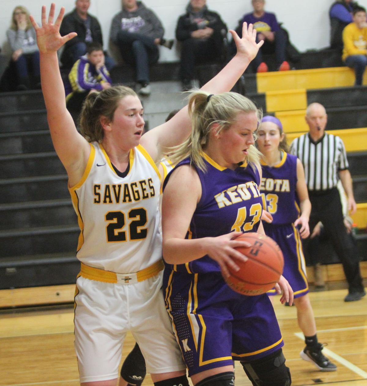 Girls Basketball Savages Roll On Opening Night Of Regionals
