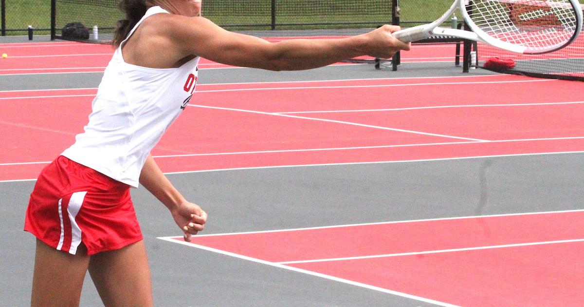 Girls tennis: Bulldogs outlasts Burlington