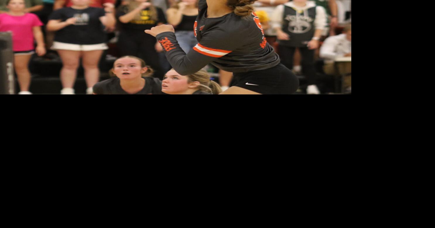 Prep volleyball: Warriors edge Centerville, Pekin at WACO Tournament