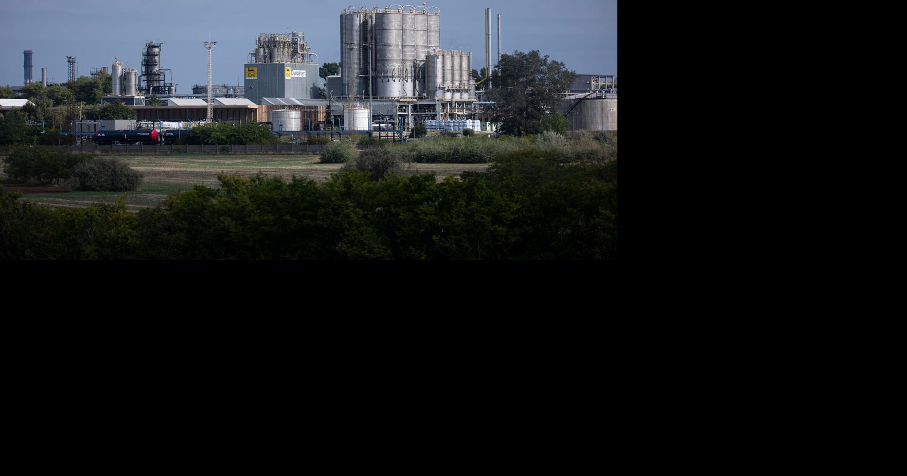 Hungary threatens to block fresh EU sanctions against Russia over oil deliveries