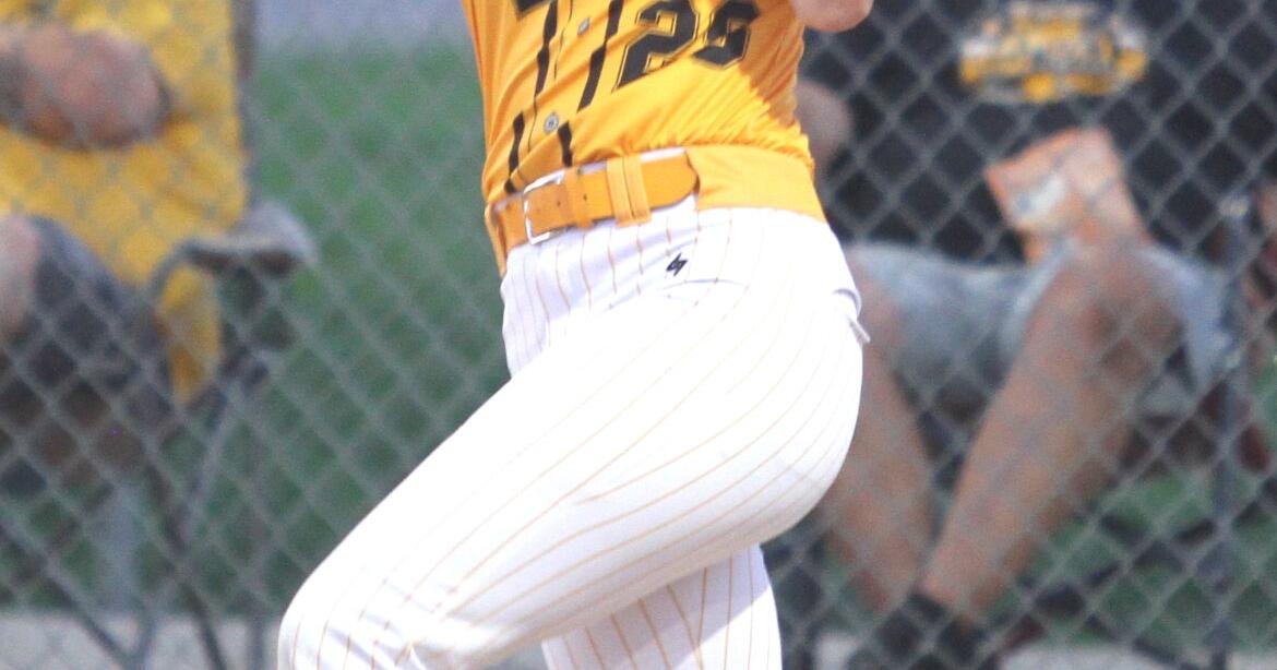 Prep softball: Early-scoring blasts lift Rockets