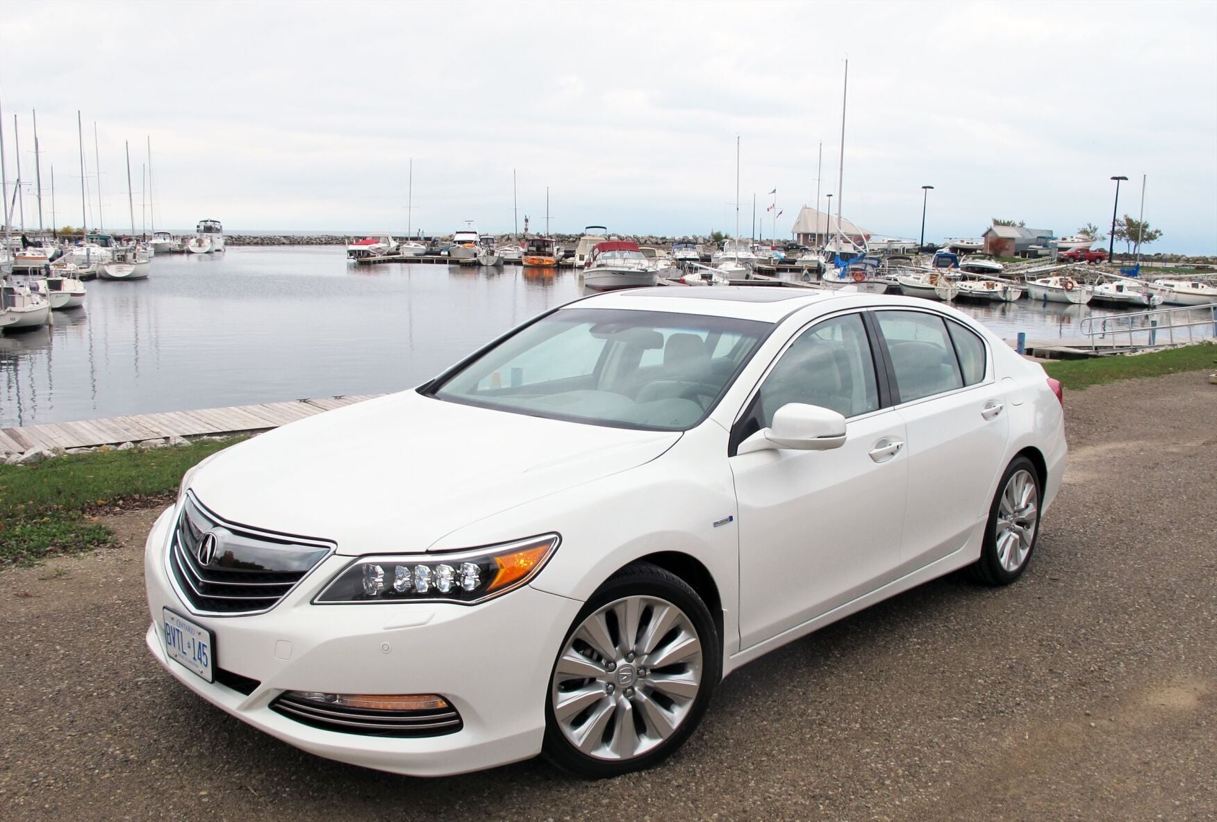 Review: 2015 Acura RLX SH-AWD Hybrid