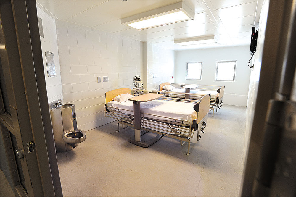 No hospital at new Ontario superjail; sick inmates kept in solitary