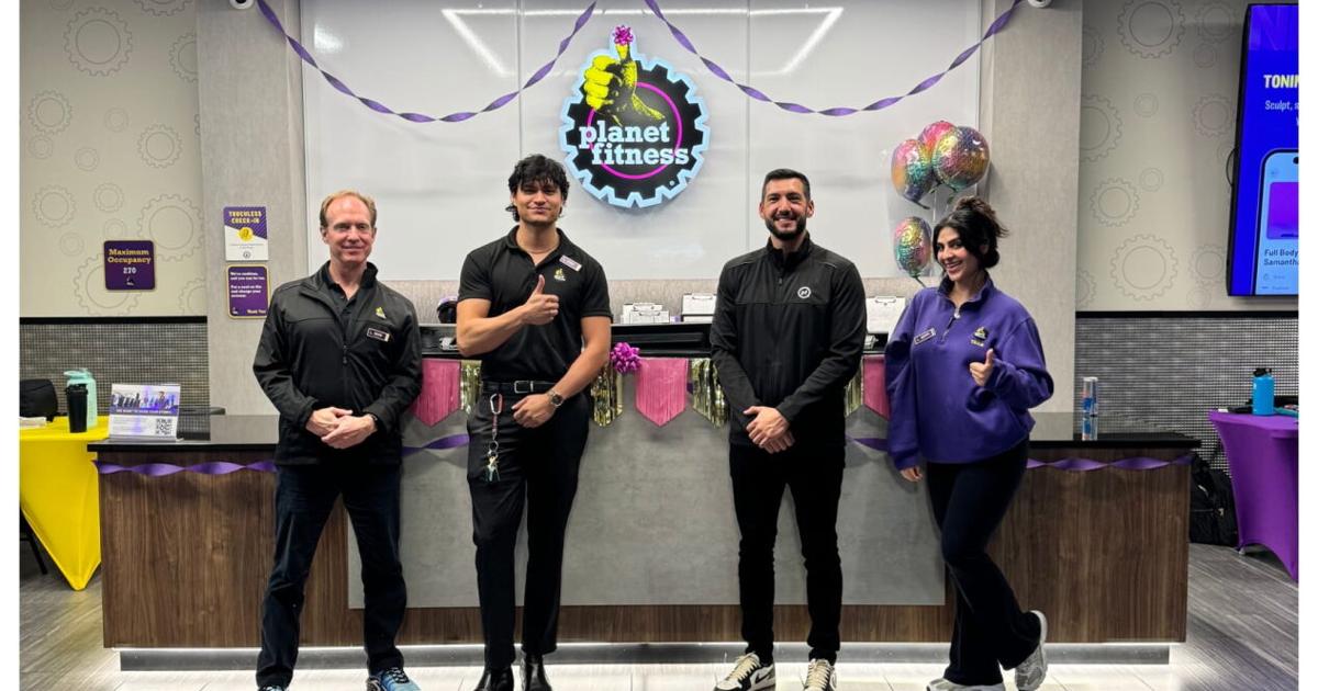 Planet Fitness Celebrates Opening Club in Glendale | Glendale News Press | outlooknewspapers.com Planet Fitness Celebrates Opening Club in Glendale | Glendale News Press | outlooknewspapers.com