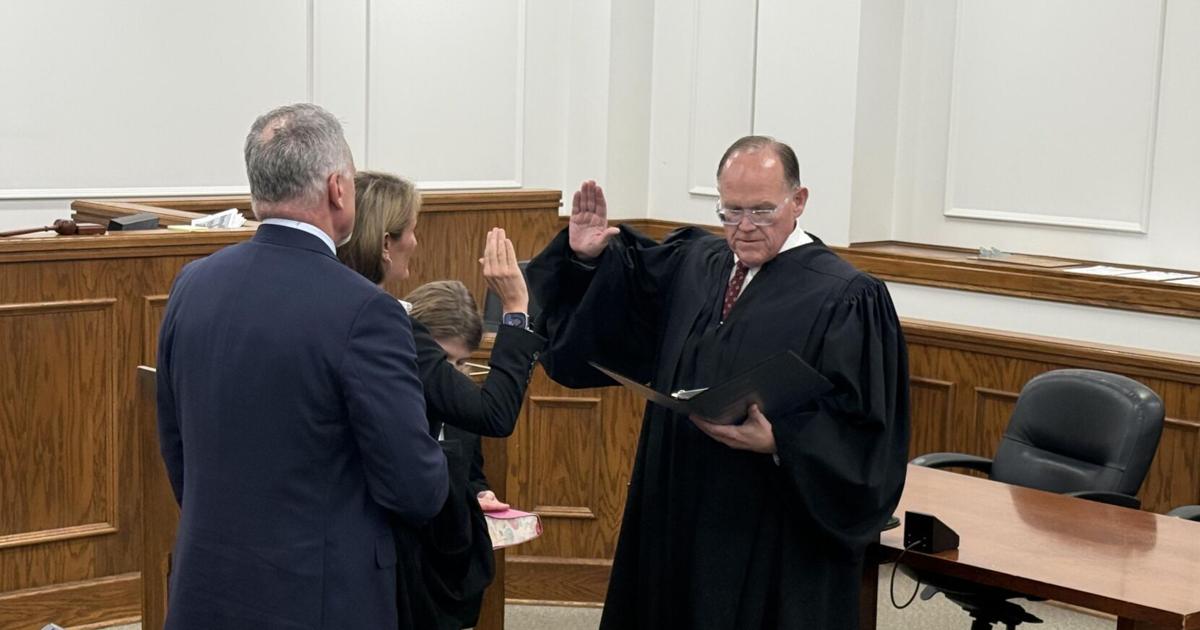 Justice Sarah Inness Hines sworn in as district judge | | paducahsun.com