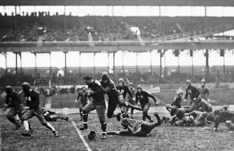 1926 NFL FRANKFORD YELLOW JACKETS FOOTBALL TEAM SWEATER
