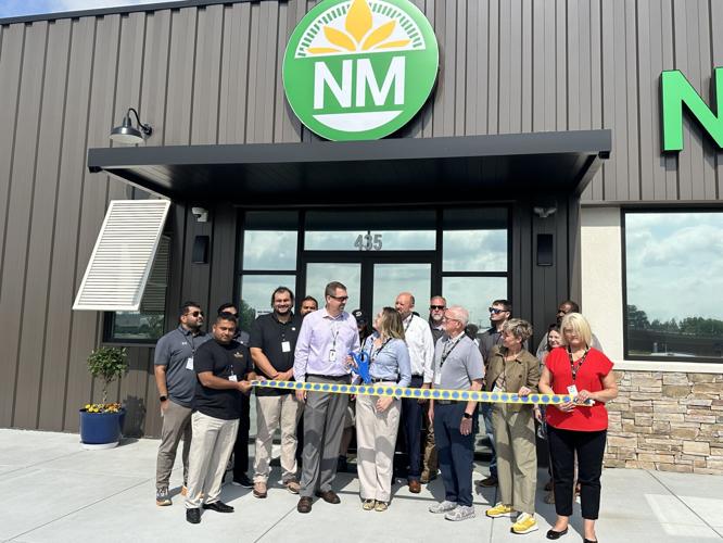 NatureMed ribbon-cutting ceremony celebrates new Paducah dispensary ...