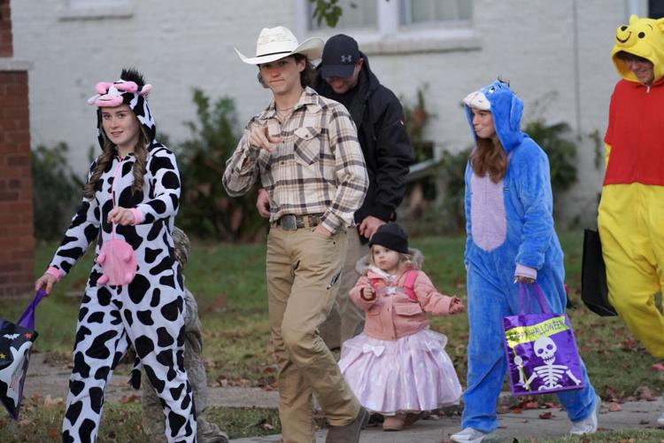 Hundreds enjoy Jefferson Street Halloween Multimedia