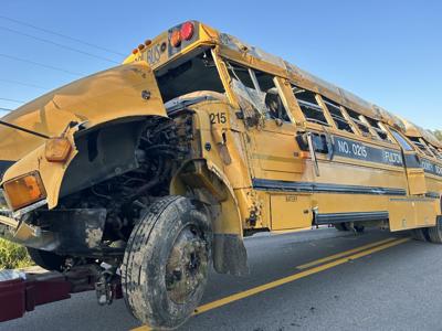 Four students, driver injured in Fulton County school bus crash | News ...