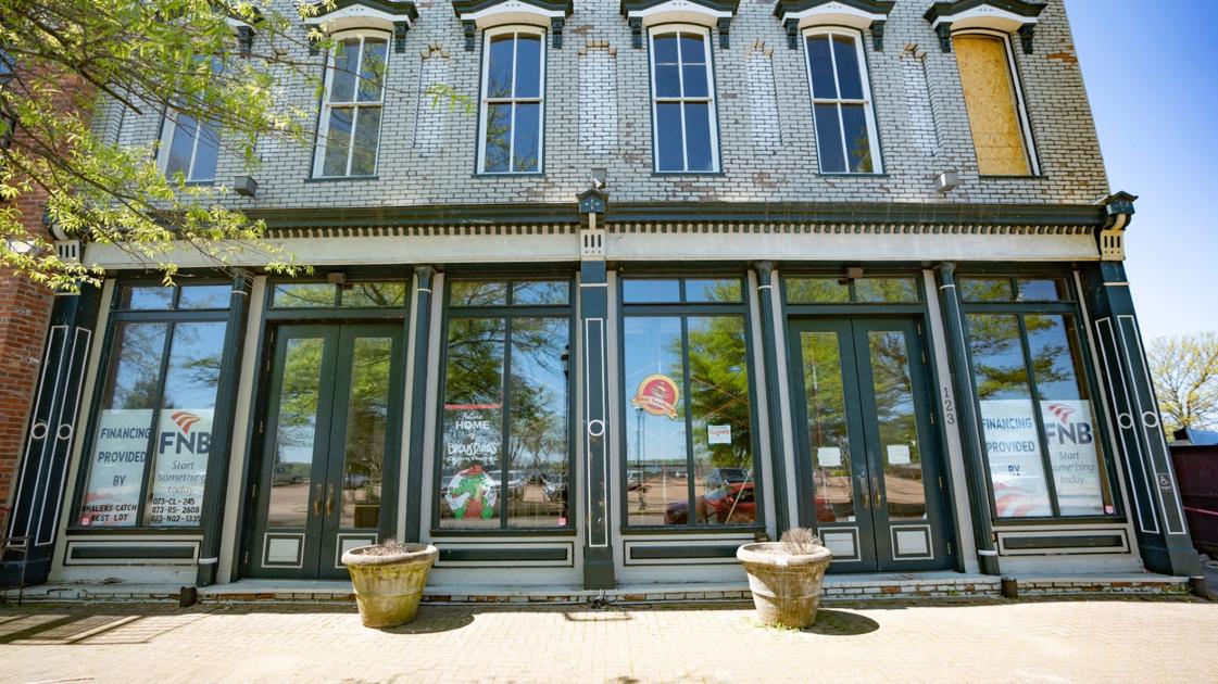 Broussard's progressing, but opening date undecided Local News