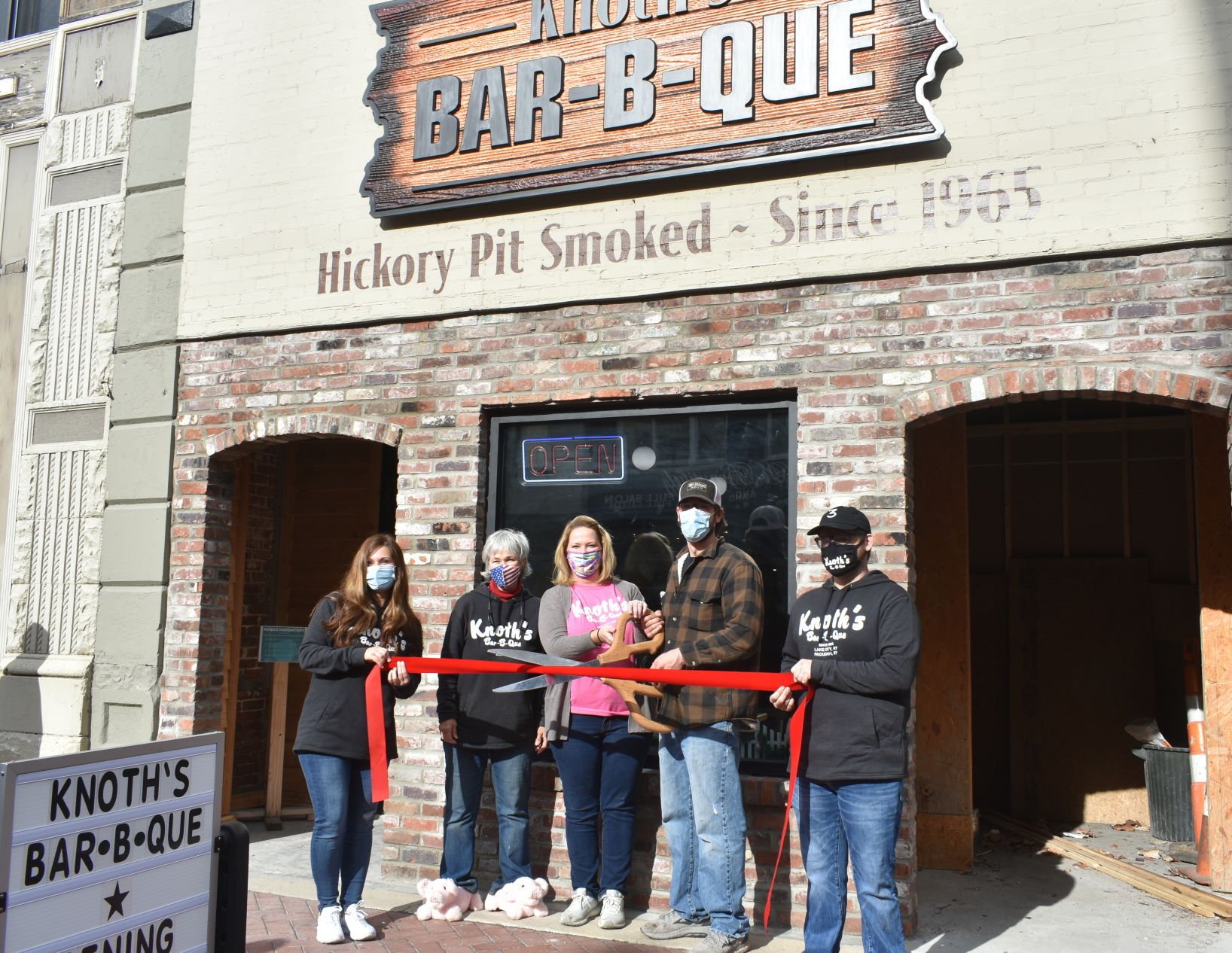 Knoth's Bar-B-Que Opens Downtown | News | Paducahsun.com