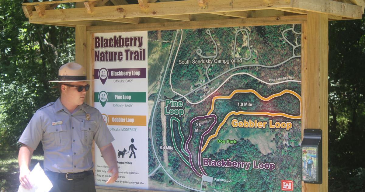 Army Corps of Engineers recognizes volunteers at trail system opening