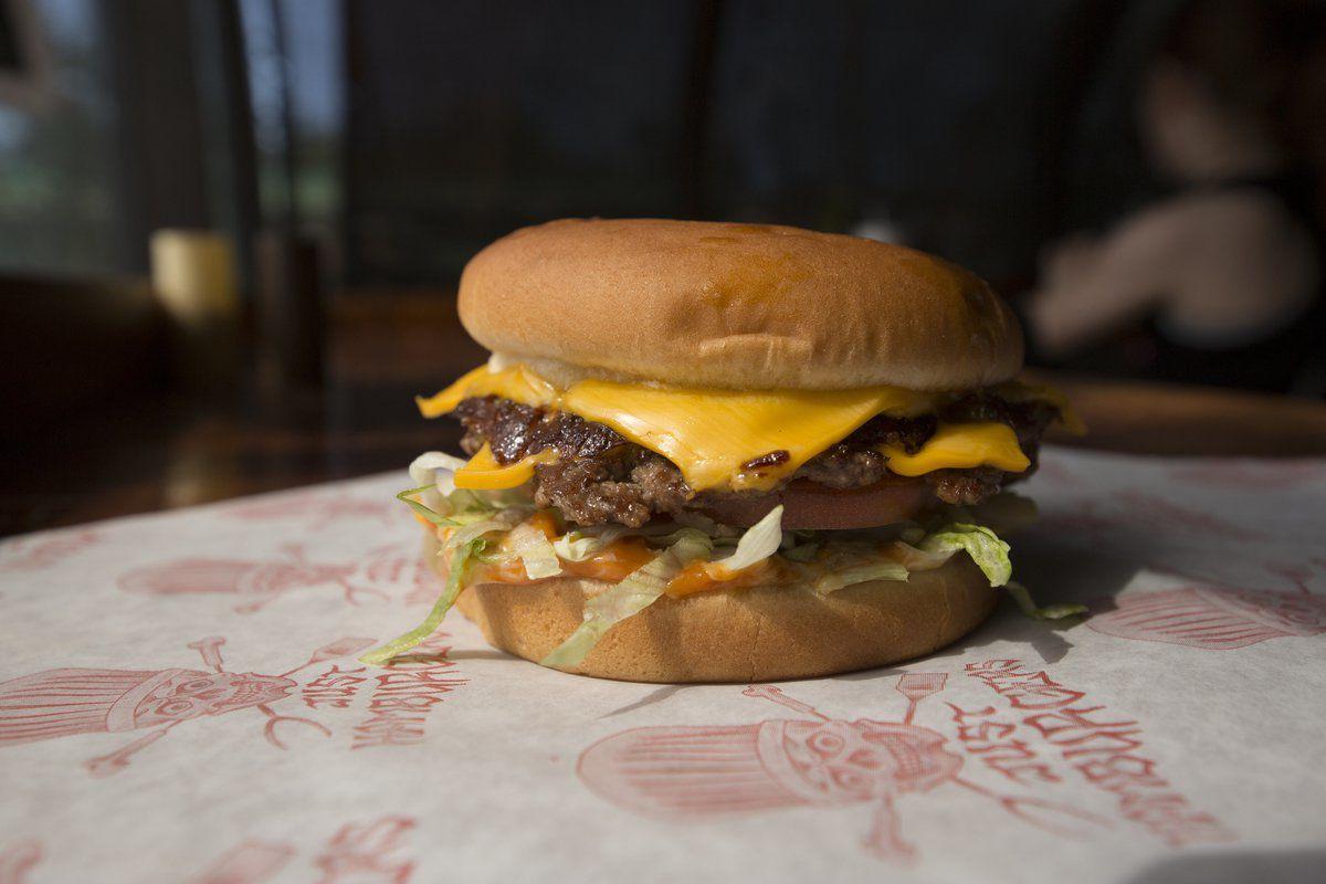 Rock 'n' roll flavors at Just Hamburgers Local News