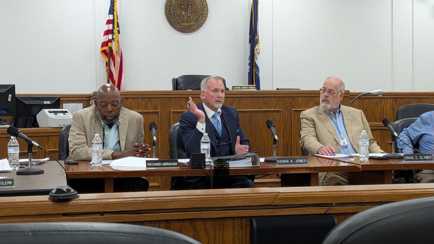 fiscal court 1 428.jpg