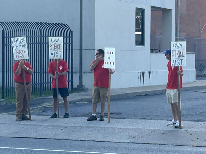 Local AT&T workers on strike | News | paducahsun.com