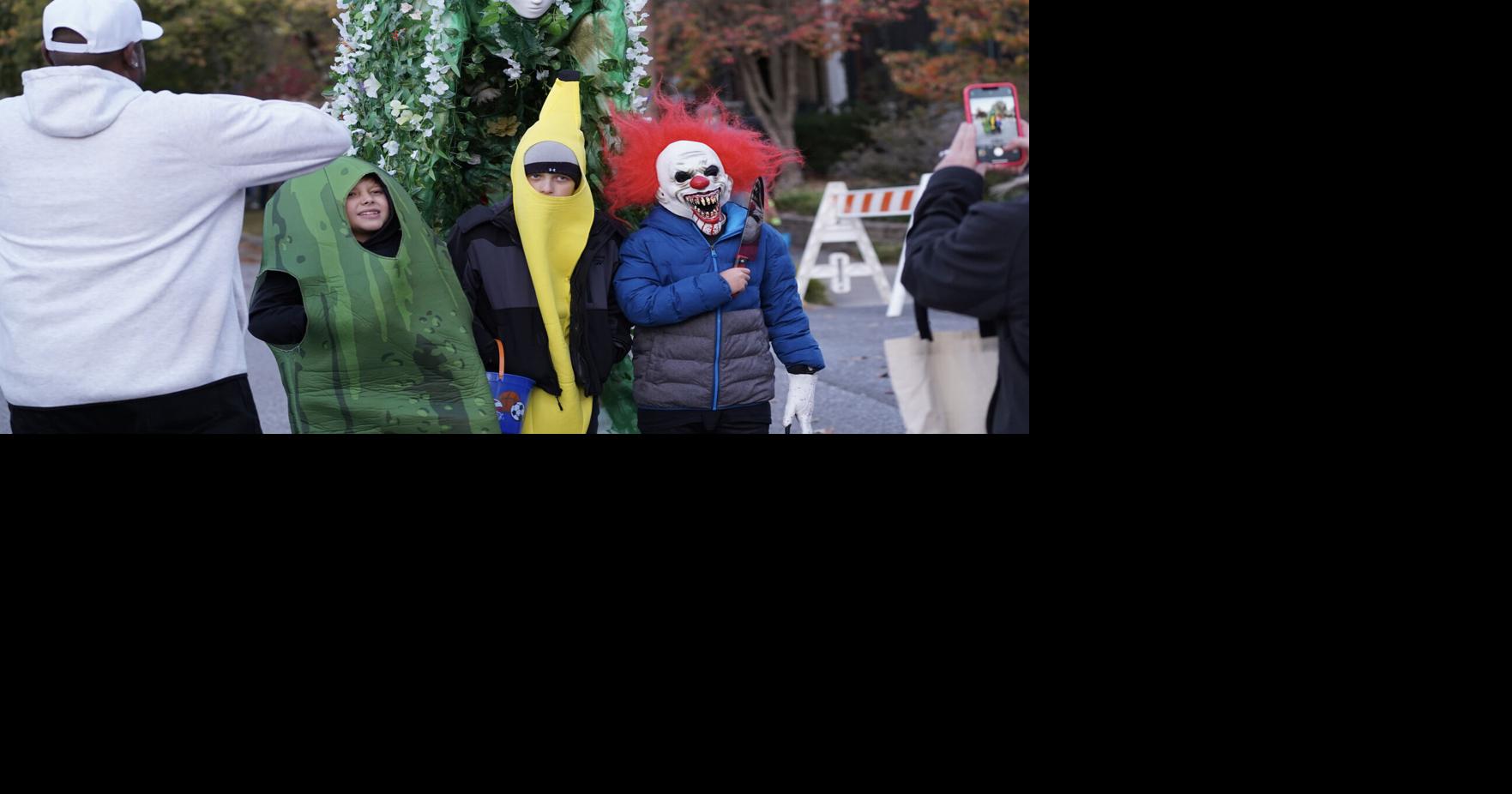 Trickortreaters brave the cold for Halloween on Jefferson Street