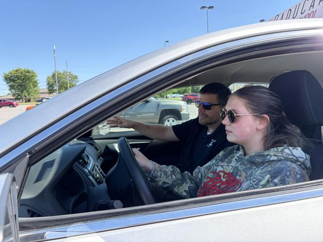 Kentucky ranked among top distracted driving danger states; Local ...