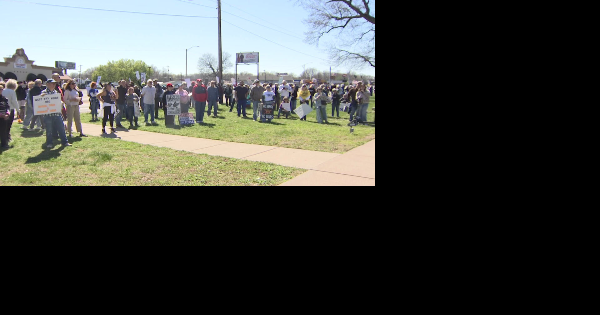 More than 1,000 attend Paducah ‘No Kings’ rally