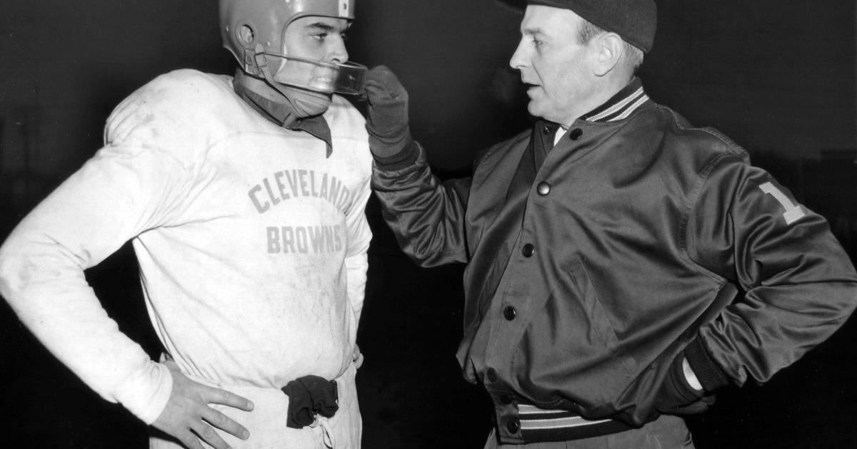 OCT 12, 1952 CLEVELAND BROWNS vs NEW YORK GIANTS ORIGINAL FOOTBALL PROGRAM
