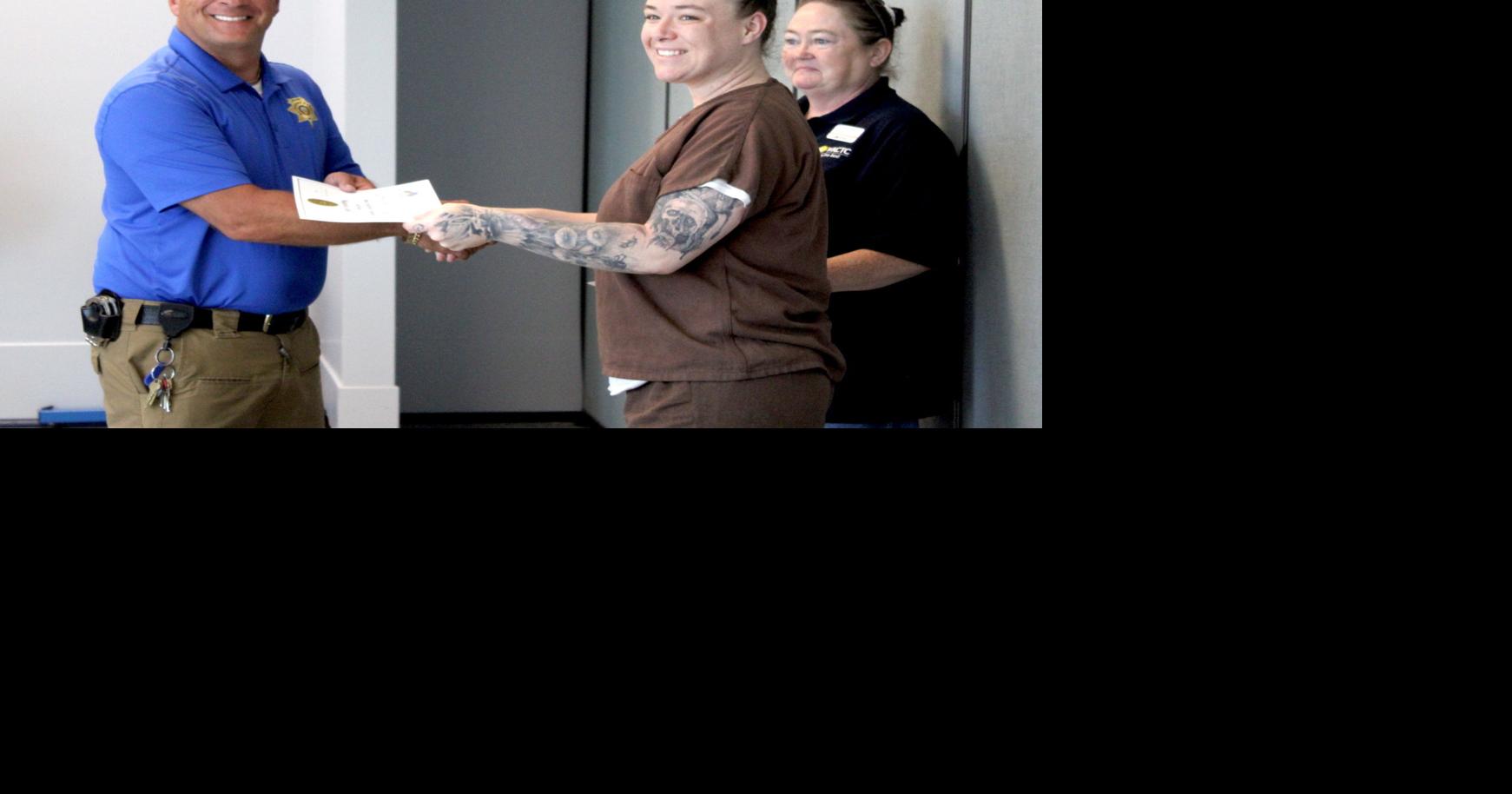 Inmate training program has first female graduation | News | paducahsun.com