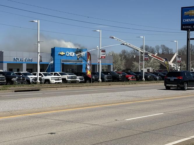 Crews put out fire at local car dealership | News | paducahsun.com