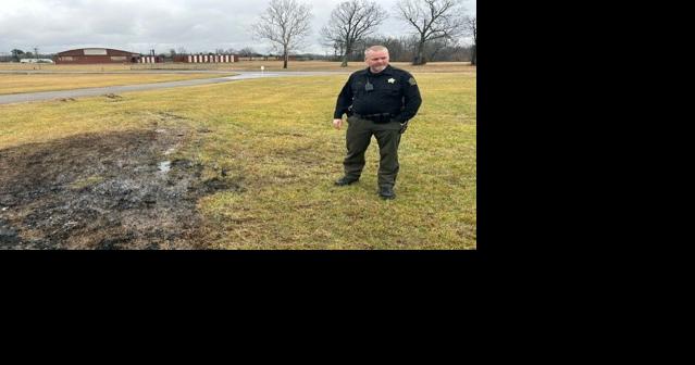 SRO jumps into the hot seat to save family from burning car - Vimarsana News