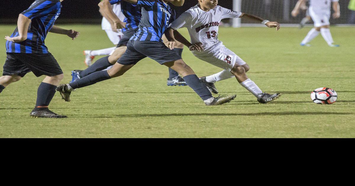 Prep soccer preview McCracken boys aim to repeat, Murray girls 'out