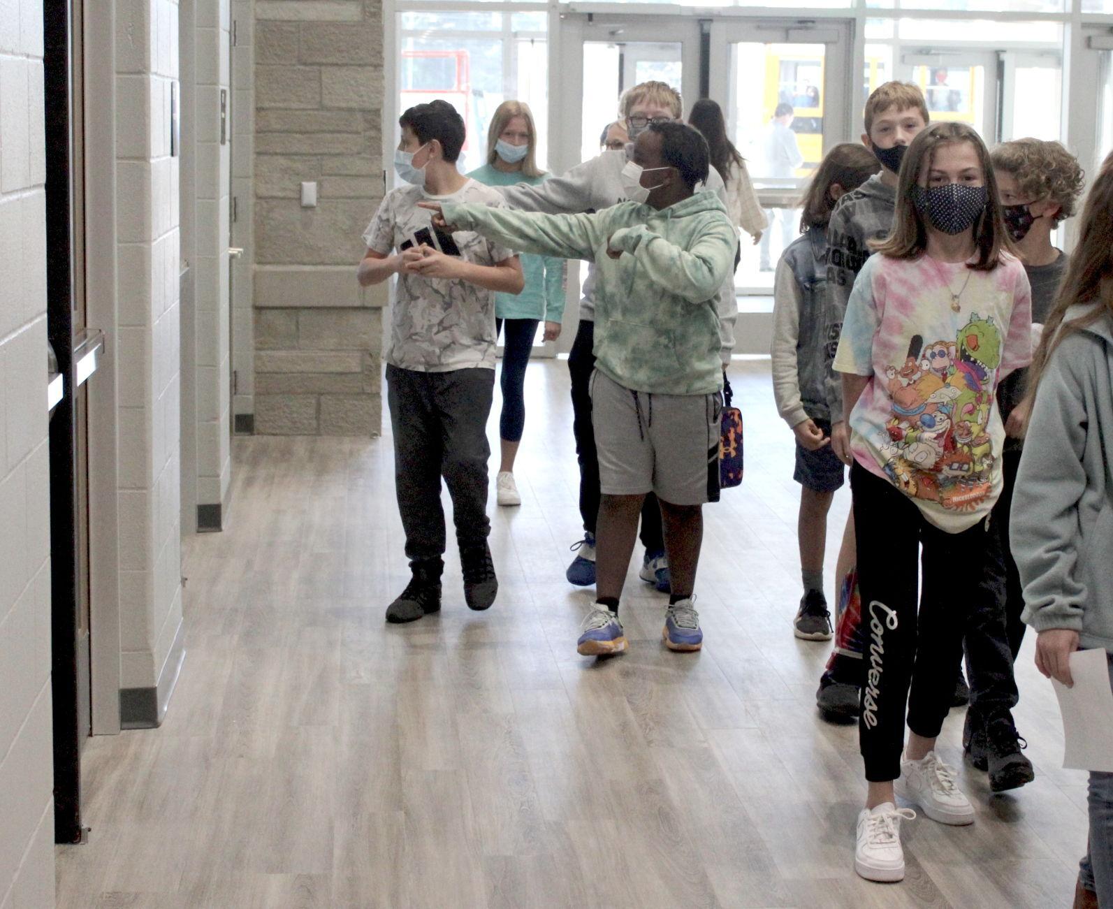 Students tour the new Lone Oak Middle School building News