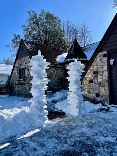 PADNWS-01-30-26 READER_ICE_PEDISTALS_PHOTOS 1.jpg