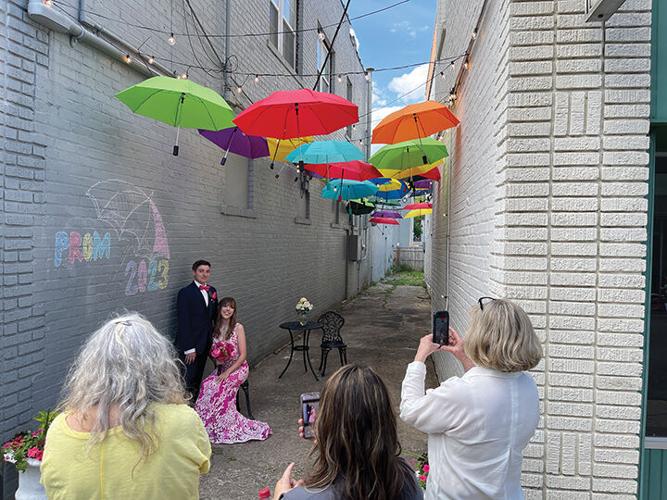 Junior Trail Towns members, community members set up photo ops for prom