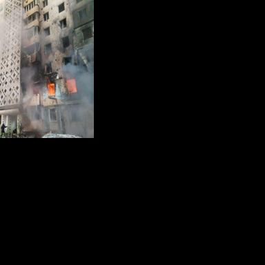 Russian strikes kill 25 as Zelensky makes peace bid in Turkey