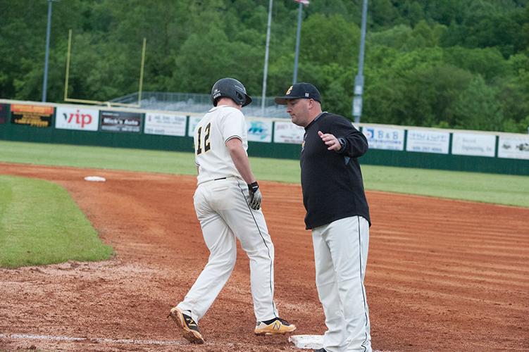 Golden Eagles win extra inning thriller Sports