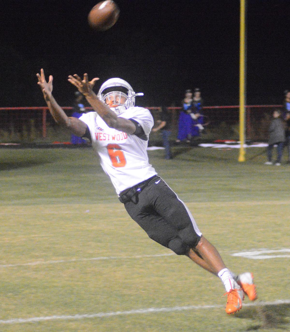 High School Football Elkhart S Ground Game Chews Up Westwood