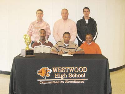 Gralyn Crawford signing