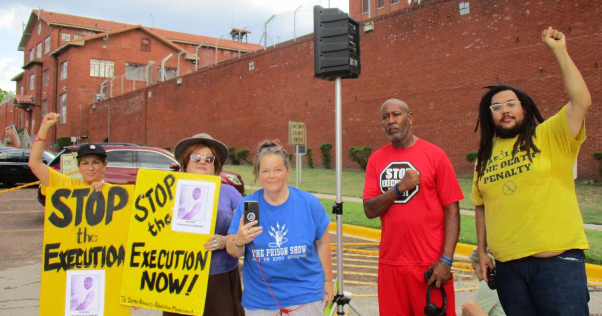 Protesters host vigil during Texas execution | News | palestineherald.com