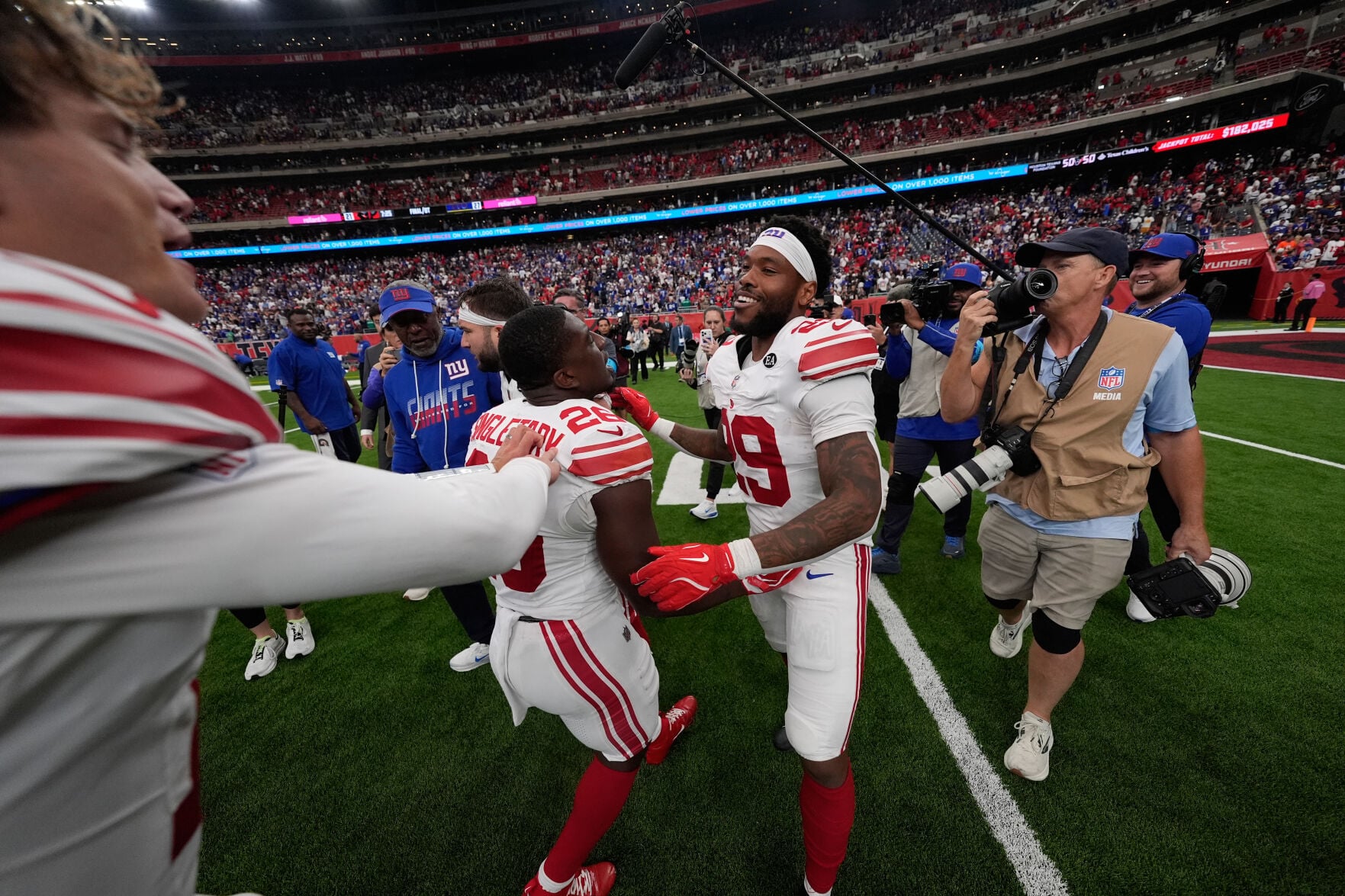 Running Man 275 Giants Texans Football | Sports | palestineherald.com