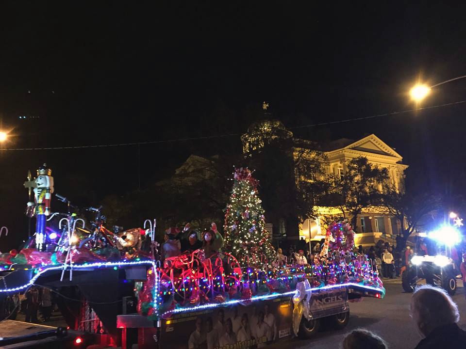 Lowell Christmas Parade 2022 Christmas Parade Postponed One Week | News | Palestineherald.com