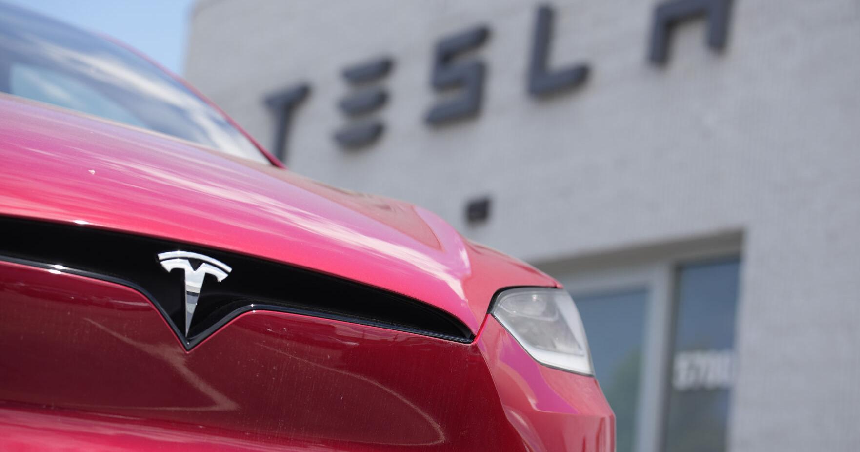 Tesla recalls nearly all vehicles sold in US to fix system that monitors drivers using Autopilot - Vimarsana News